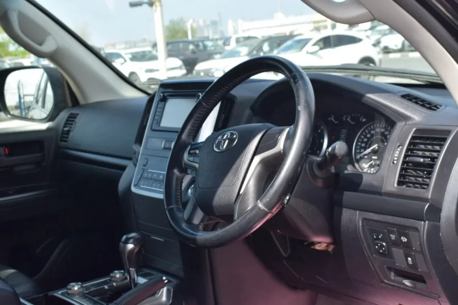 2017 Toyota Land Cruiser